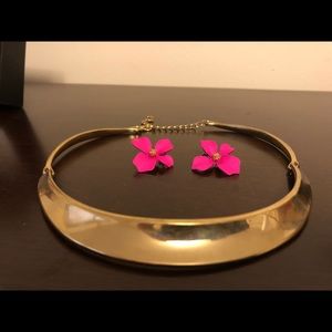Golden Necklace and pink flowers earrings